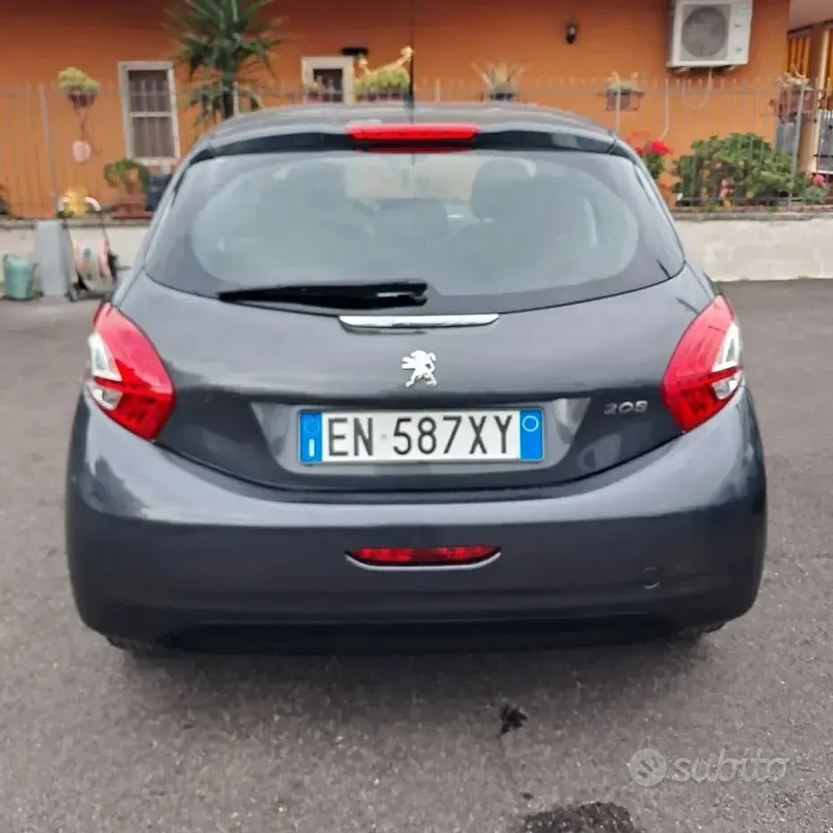 Usata Peugeot 208 Active 68 CV (50 kW) 2013 Grigio Utilitaria