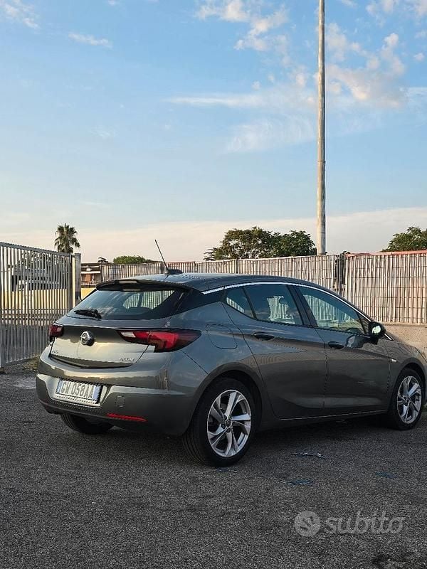 Occasion Opel Astra Dynamic 106 ch (77 kW) 2018 Gris Berline
