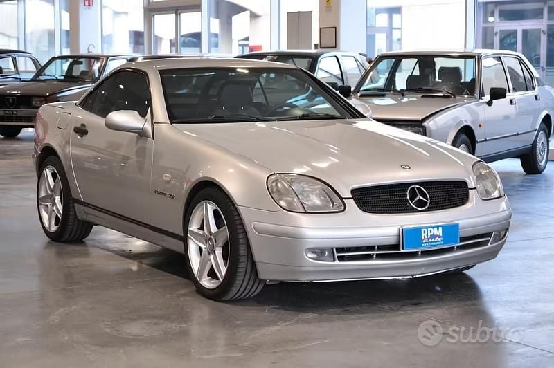 Usata Mercedes SLK200 192 CV (141 kW) 1999 Grigio Cabrio