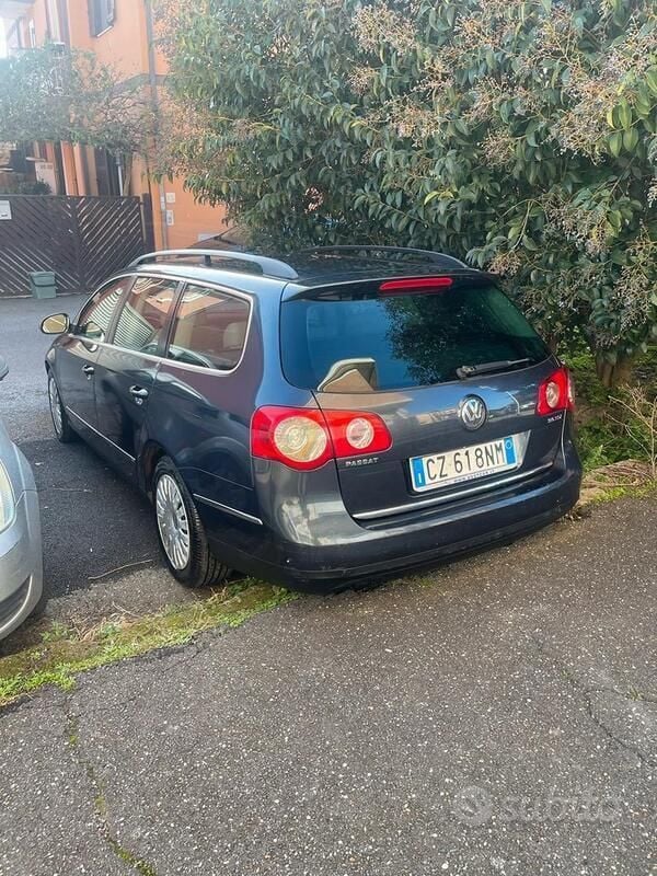 Blu Usata 2006 VW Passat Station wagon | 2999 € (Ottimo prezzo) - Immagine 1/4