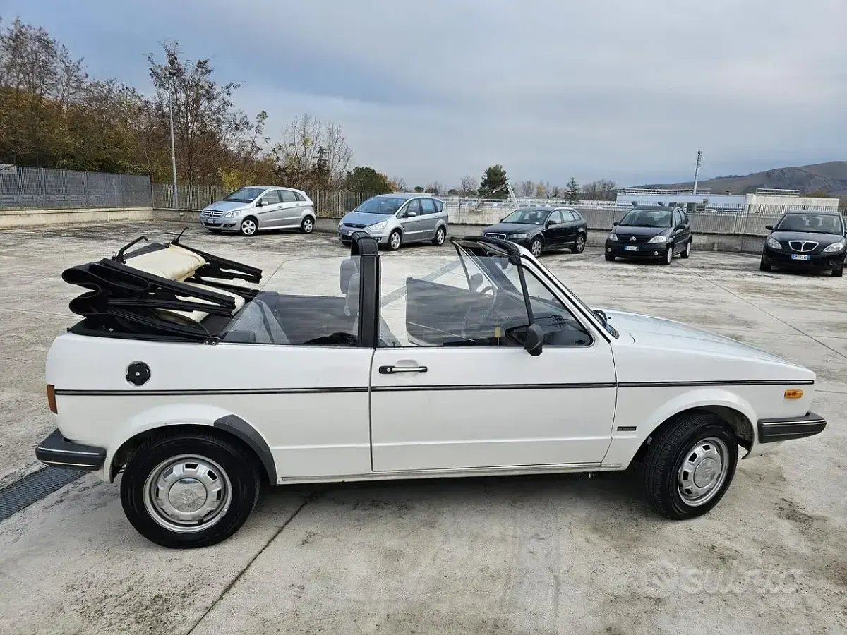 Usata VW Golf Cabriolet 50 CV (36 kW) 1982 Bianco Cabrio