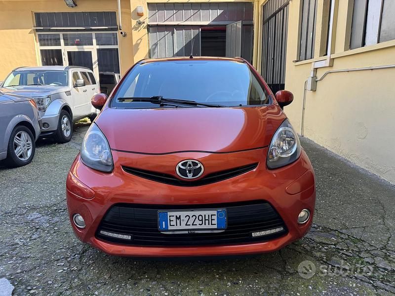 Usata Toyota Aygo Connect Style 68 CV (50 kW) 2012 Utilitaria