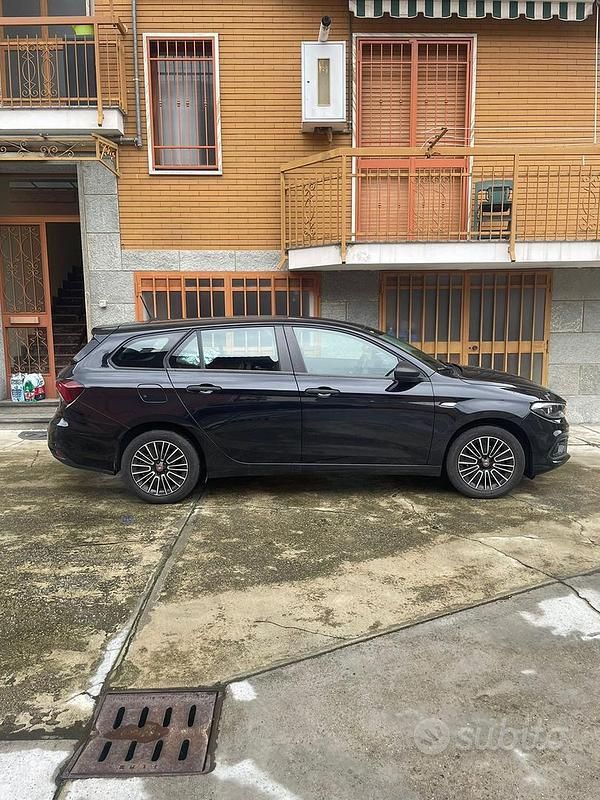 Usata Fiat Tipo City Life 131 CV (96 kW) 2021 Nero Station wagon