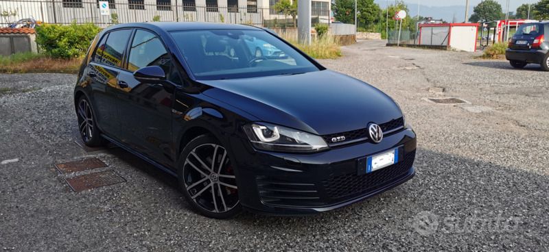 Nero Usata 2016 VW Golf VII GTD Tre volumi | 18.000 € (Buon prezzo) - Immagine 1/4