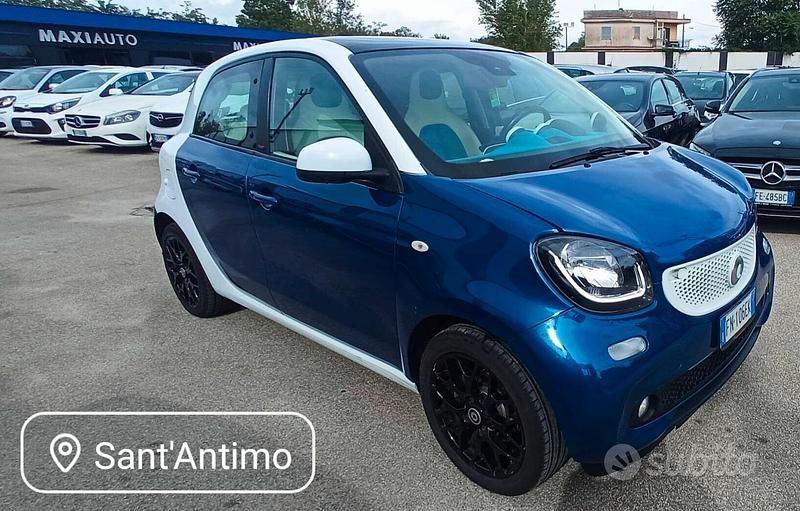 Blu Usata 2016 Smart ForFour Proxy Utilitaria | 8500 € (Buon prezzo) - Immagine 1/4