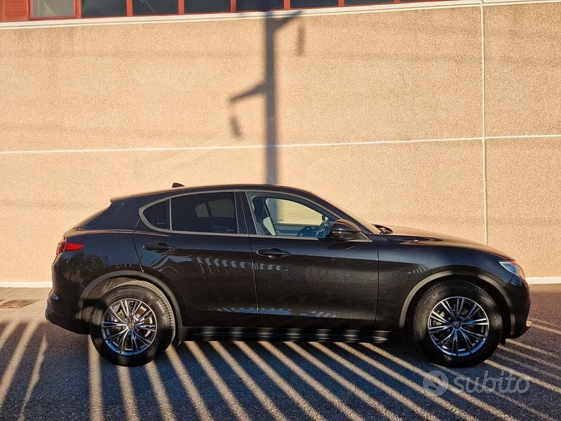 Usata Alfa Romeo Stelvio 160 CV (117 kW) 2021 Nero SUV