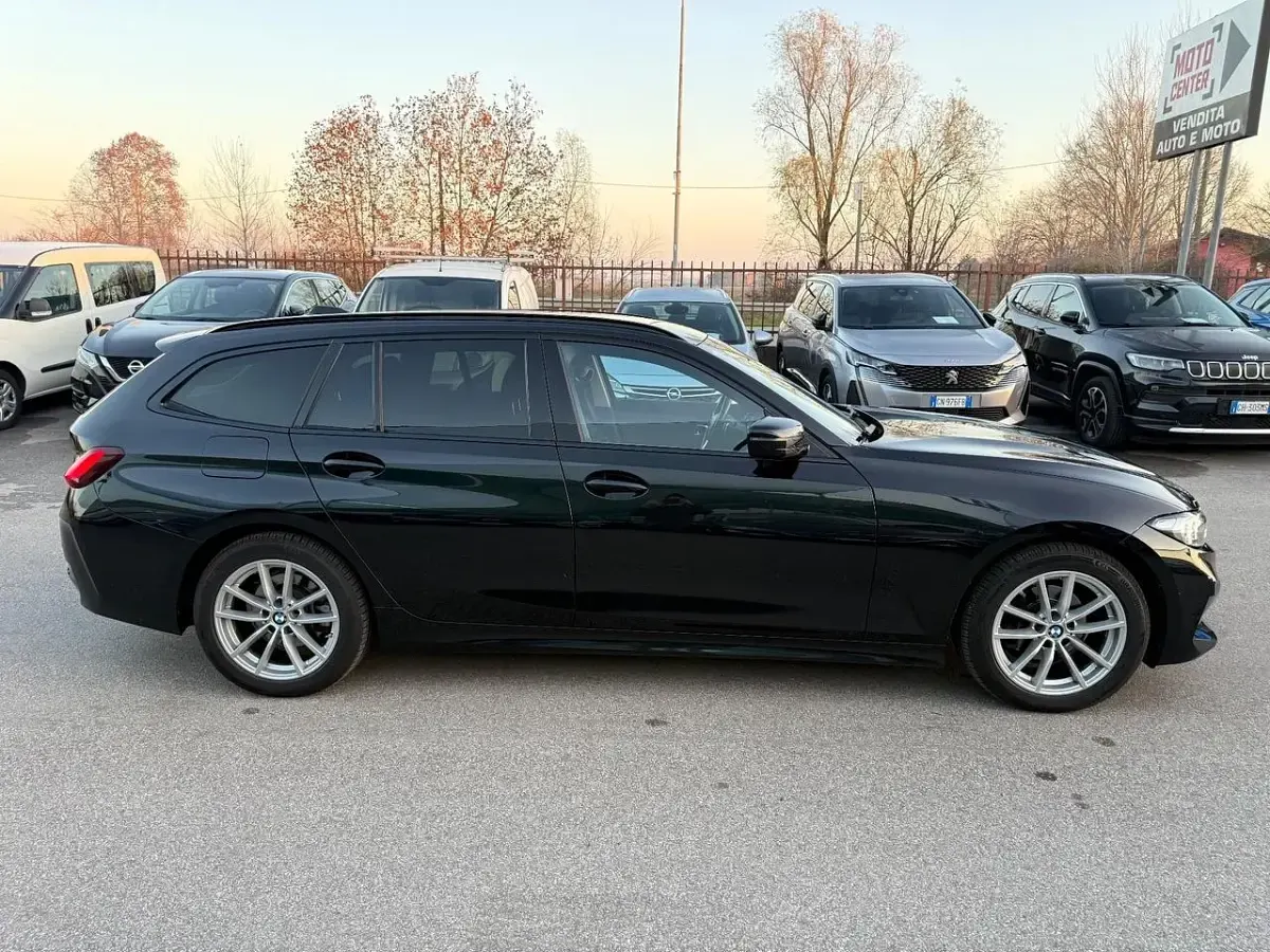 Usata BMW 318 Advantage 150 CV (110 kW) 2022 Nero Station wagon
