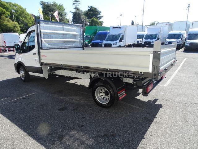 Usata Ford Transit 131 CV (96 kW) 2023 Bianco pastello Monovolume