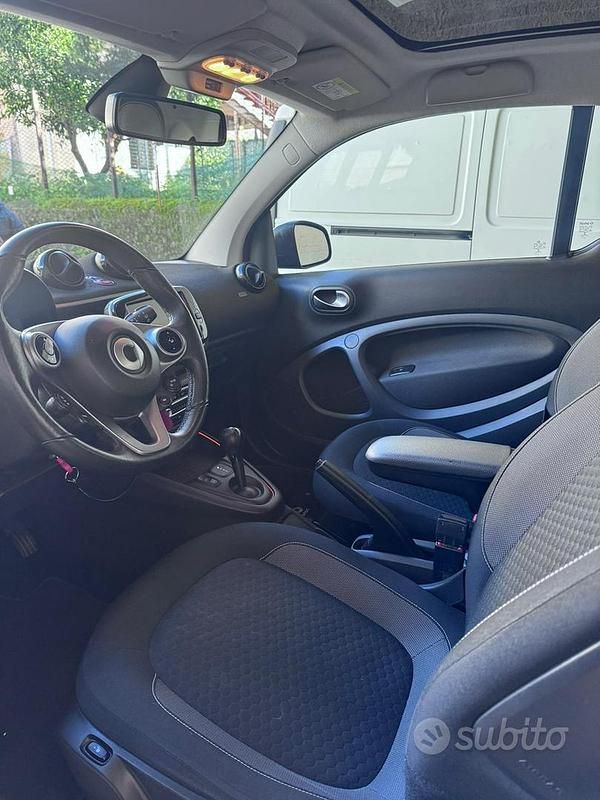 Usata Smart ForFour Electric Drive 41 kW (56 CV) 2022 Nero Utilitaria