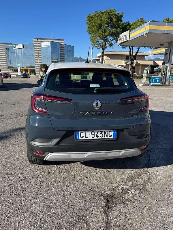Usata Renault Captur Intens 101 CV (74 kW) 2023 Blu/azzurro SUV