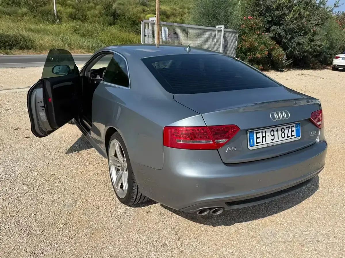 Usata Audi A5 170 CV (125 kW) 2011 Grigio Coupé