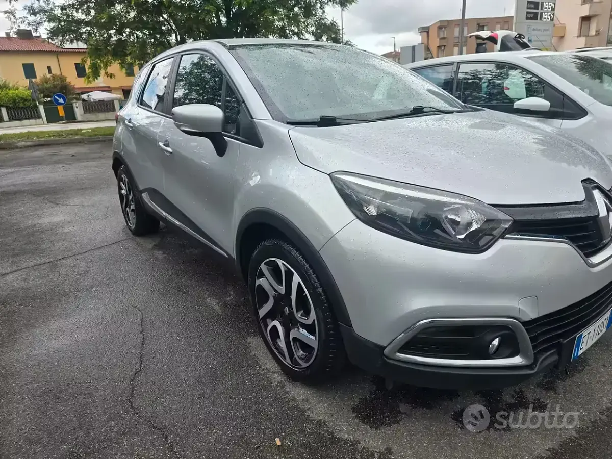 Usata Renault Captur 90 CV (66 kW) 2014 Grigio SUV