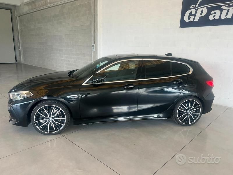Usata BMW 120 M Sport 190 CV (139 kW) 2021 Nero Utilitaria