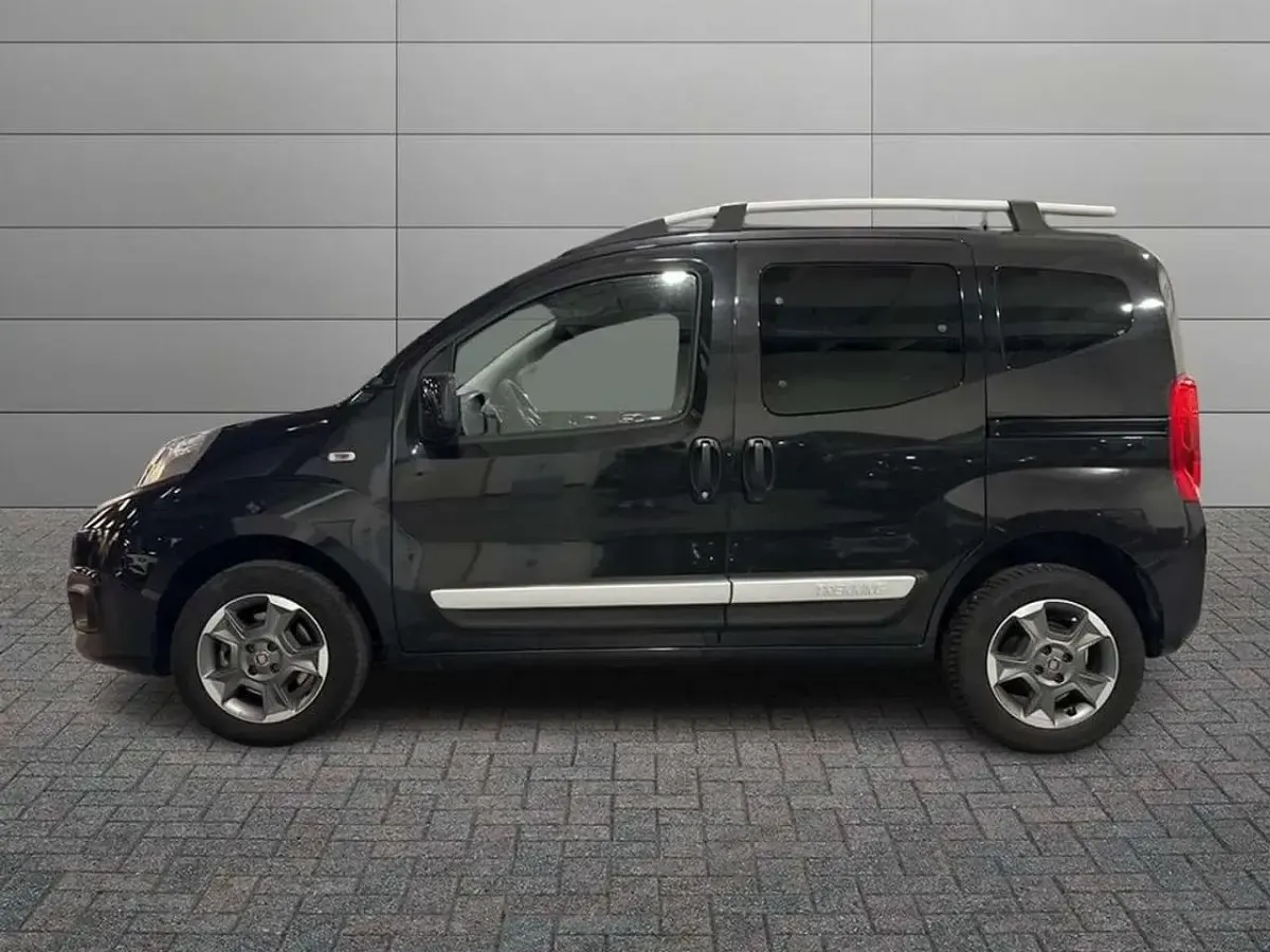 Usata Fiat Qubo Trekking 95 CV (69 kW) 2017 Nero Monovolume