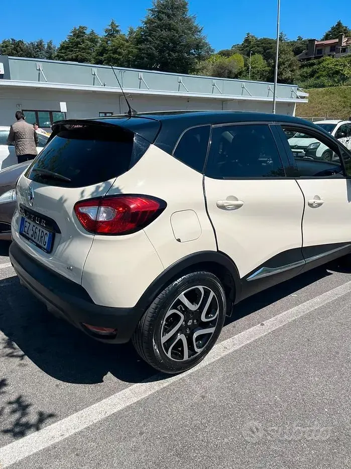 Usado Renault Captur 90 CV (66 kW) 2015 SUV