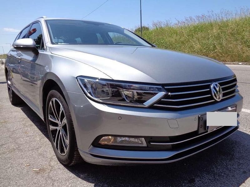 Usata VW Passat Comfortline 110 CV (80 kW) 2018 Argento Station wagon