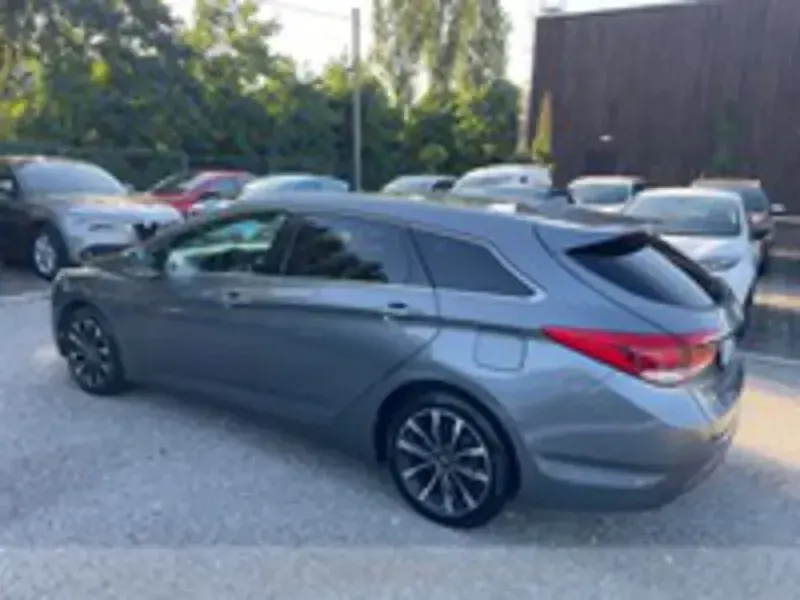 Gebraucht Hyundai i40 142 PS (104 kW) 2016 Grau Kombi