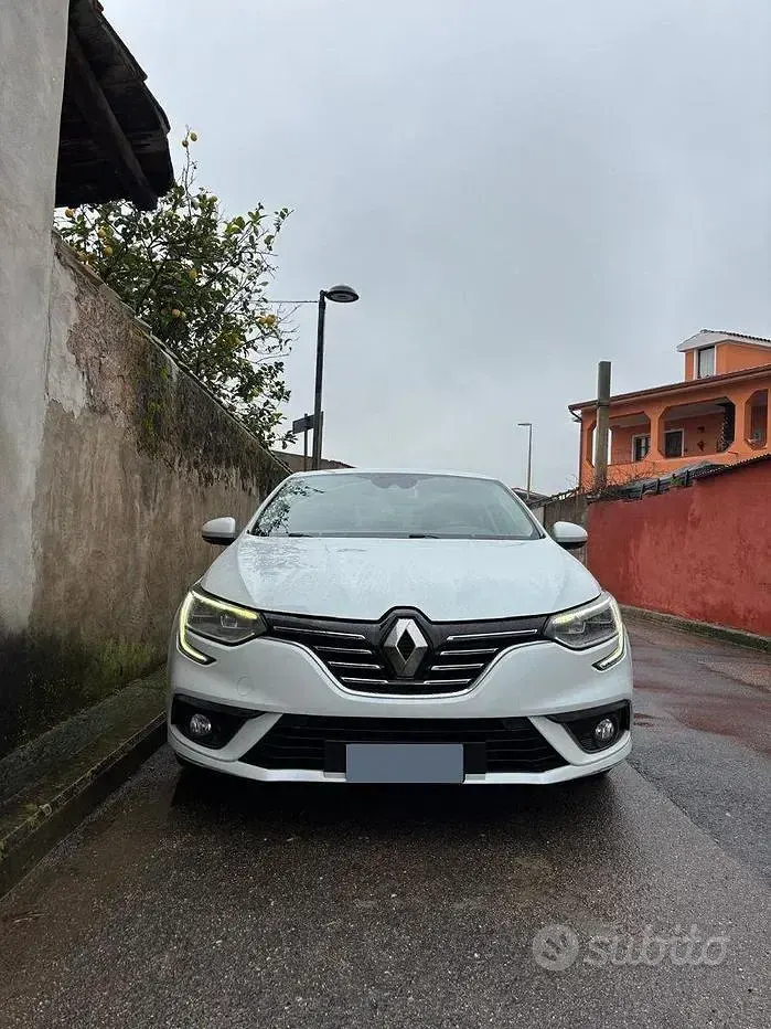 Usata Renault Mégane Bose Edition 110 CV (80 kW) 2016 Bianco Berlina