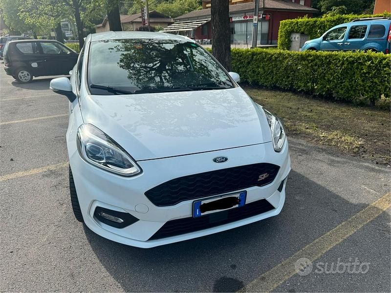 Usata Ford Fiesta ST-Line 90 CV (66 kW) 2020 Bianco Utilitaria