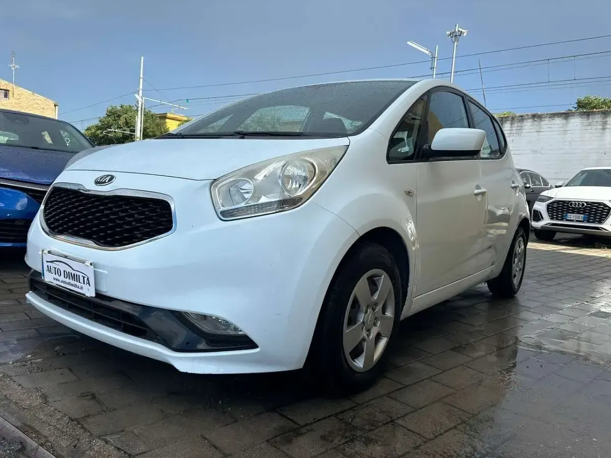 Usata Kia Venga 90 CV (66 kW) 2015 Bianco Utilitaria