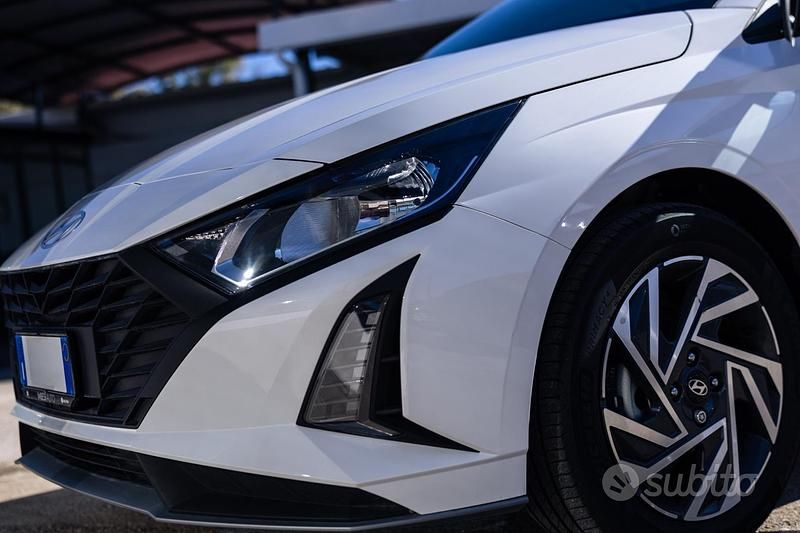 Usata Hyundai i20 84 CV (61 kW) 2024 Bianco Utilitaria