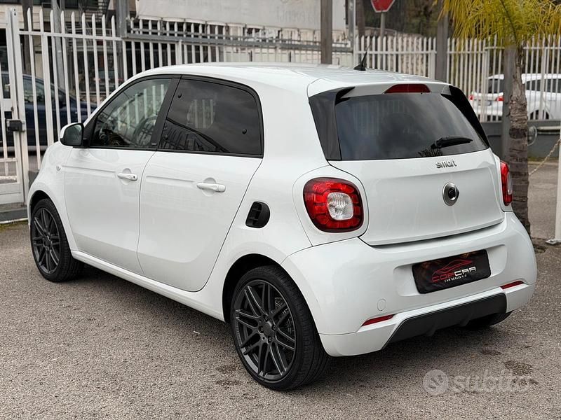 Usata Smart ForFour 70 CV (51 kW) 2018 Bianco Utilitaria