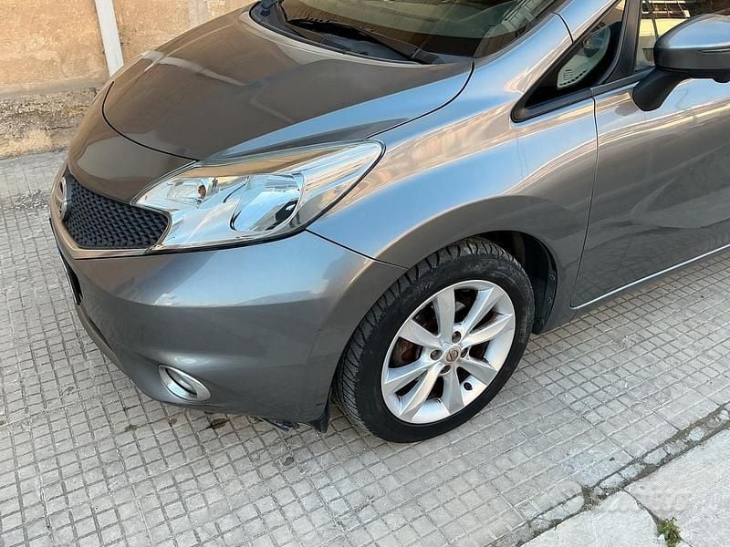 Usata Nissan Note Tekna 90 CV (66 kW) 2013 Grigio Utilitaria
