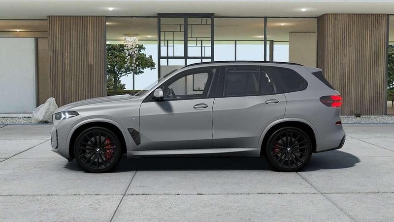 Nuova BMW X5 M Sport 298 CV (219 kW) 2025 Grigio SUV