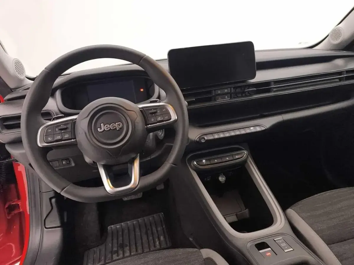 Usata Jeep Avenger Longitude 110 CV (80 kW) 2024 Rosso SUV