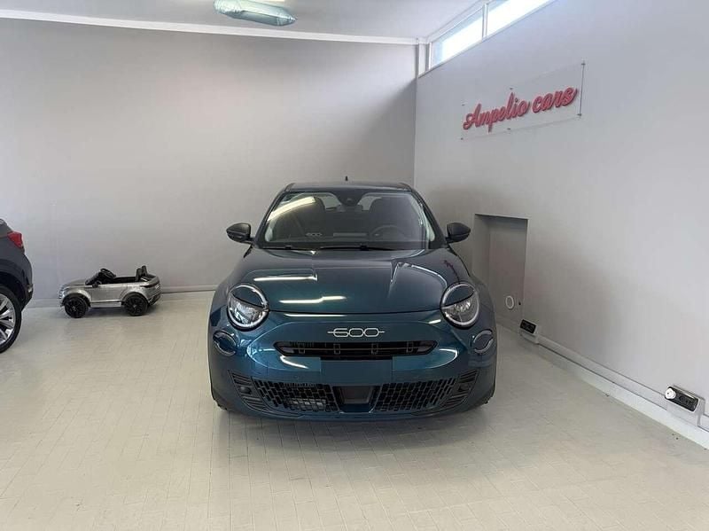 Nuova Fiat 600 Pop 110 CV (80 kW) 2025 Verde mare SUV
