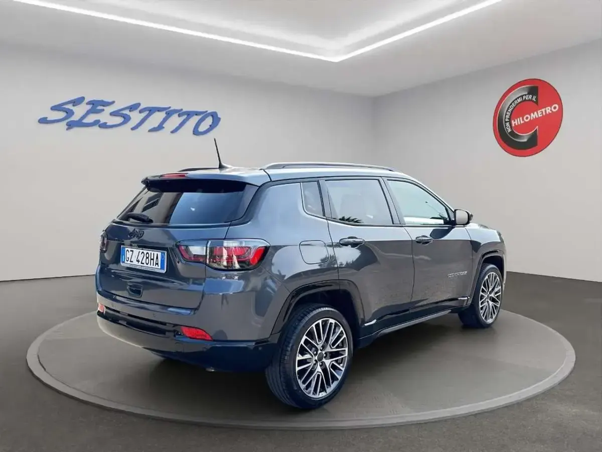 Usata Jeep Compass Summit 131 CV (96 kW) 2025 Grigio SUV