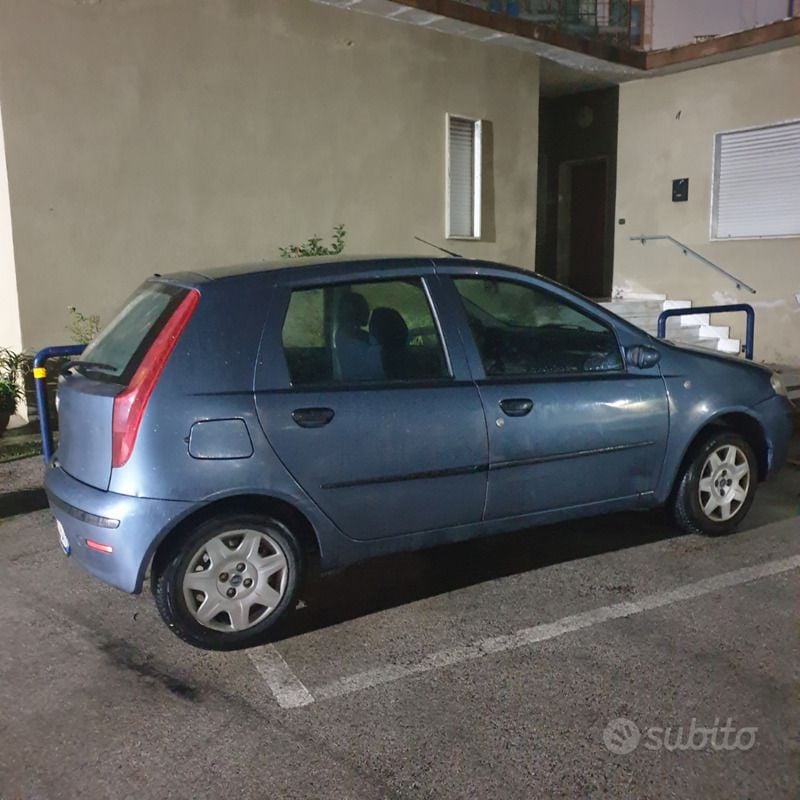 Blu Usata 2004 Fiat Punto Due volumi | 750 € (Super prezzo) - Immagine 1/1
