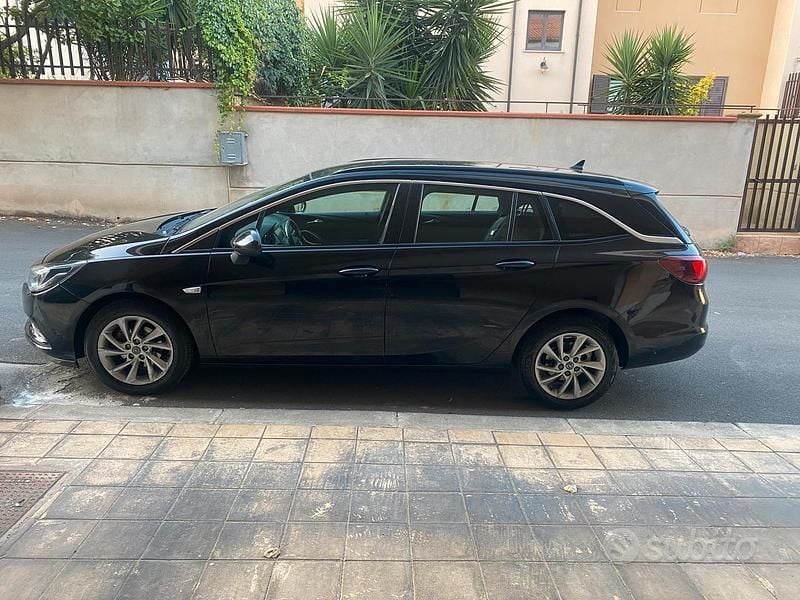 Usata Opel Astra Sport 136 CV (100 kW) 2018 Nero Station wagon