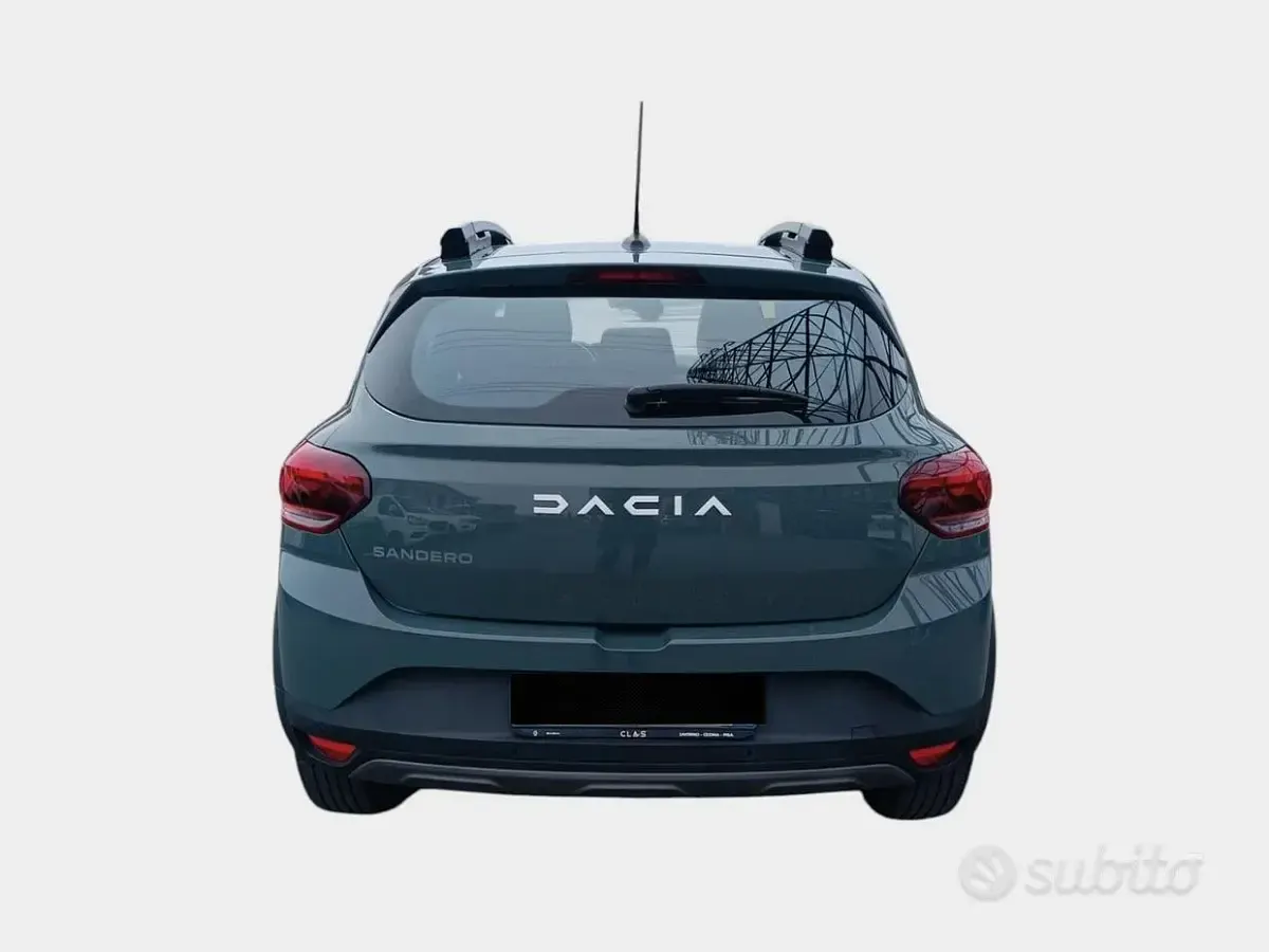Usata Dacia Sandero Expression 91 CV (66 kW) 2023 Verde scuro Berlina