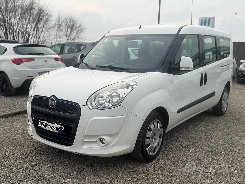Usata Fiat Doblò 90 CV (66 kW) 2012 Bianco Monovolume