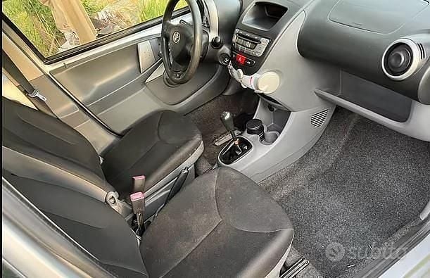 Usata Toyota Aygo 68 CV (50 kW) 2008 Grigio Utilitaria
