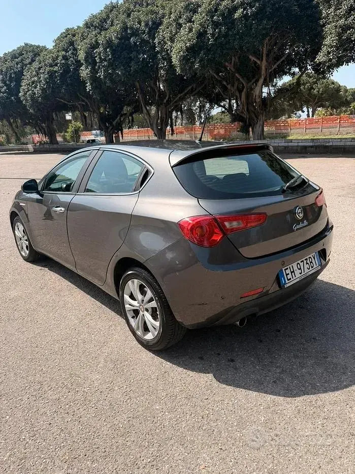 Usata Alfa Romeo Giulietta 105 CV (77 kW) 2011 Utilitaria