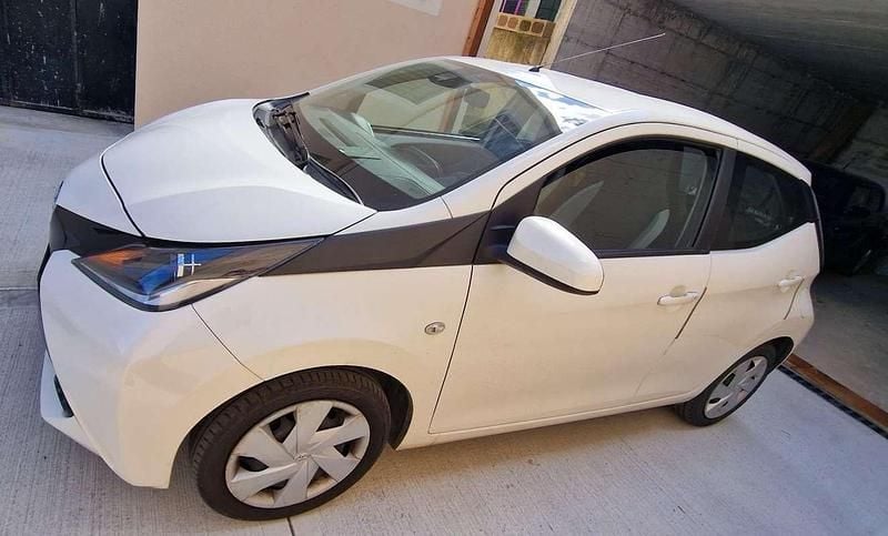 Usata Toyota Aygo Cool 69 CV (50 kW) 2016 Utilitaria