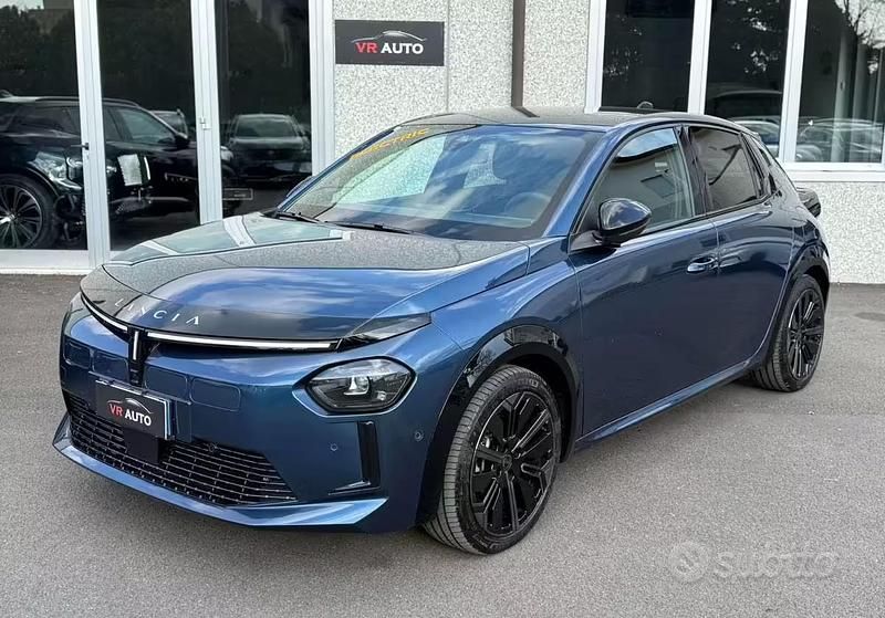 Gebraucht Lancia Ypsilon 61 kW (84 PS) 2024 Blau Kleinwagen