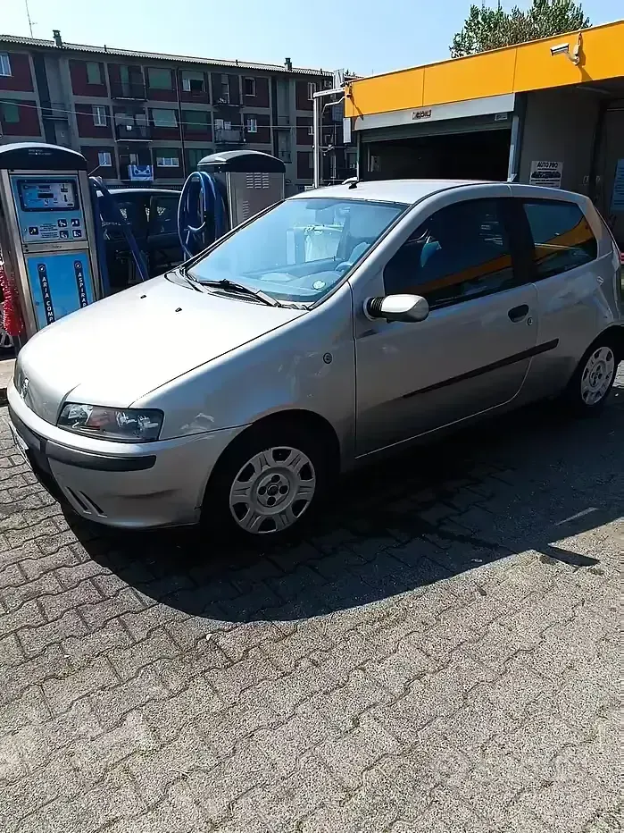 Usata Fiat Punto 80 CV (58 kW) 2000 Grigio Utilitaria