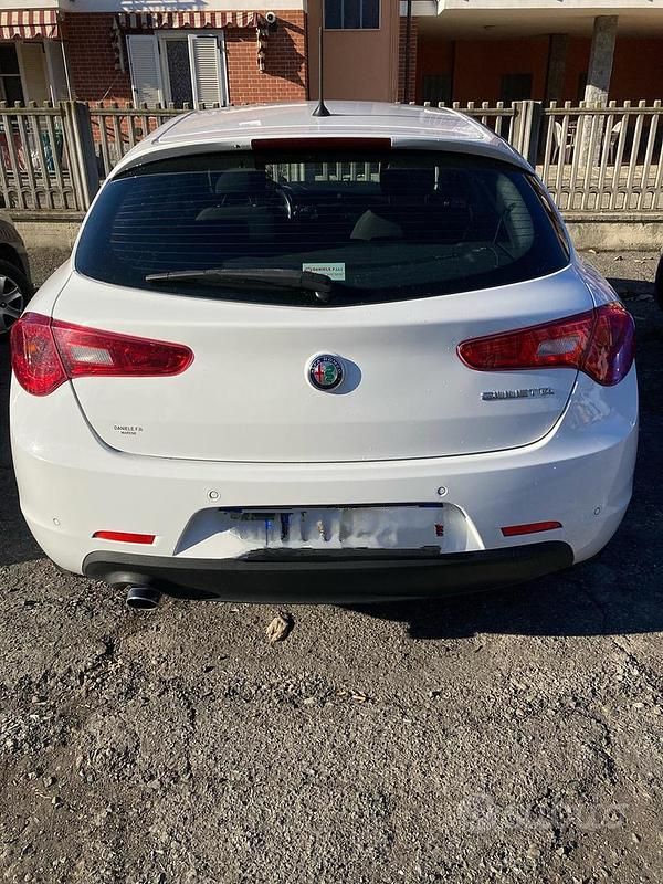 Usata Alfa Romeo Giulietta 120 CV (88 kW) 2017 Bianco Berlina