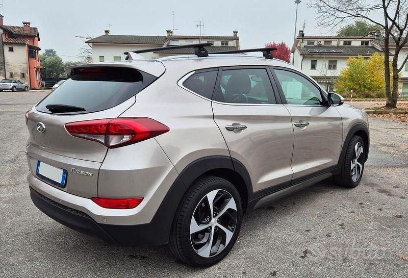 Usata 2016 Hyundai Tucson Xpossible SUV | 12.000 € (Cara) - Immagine 1/4
