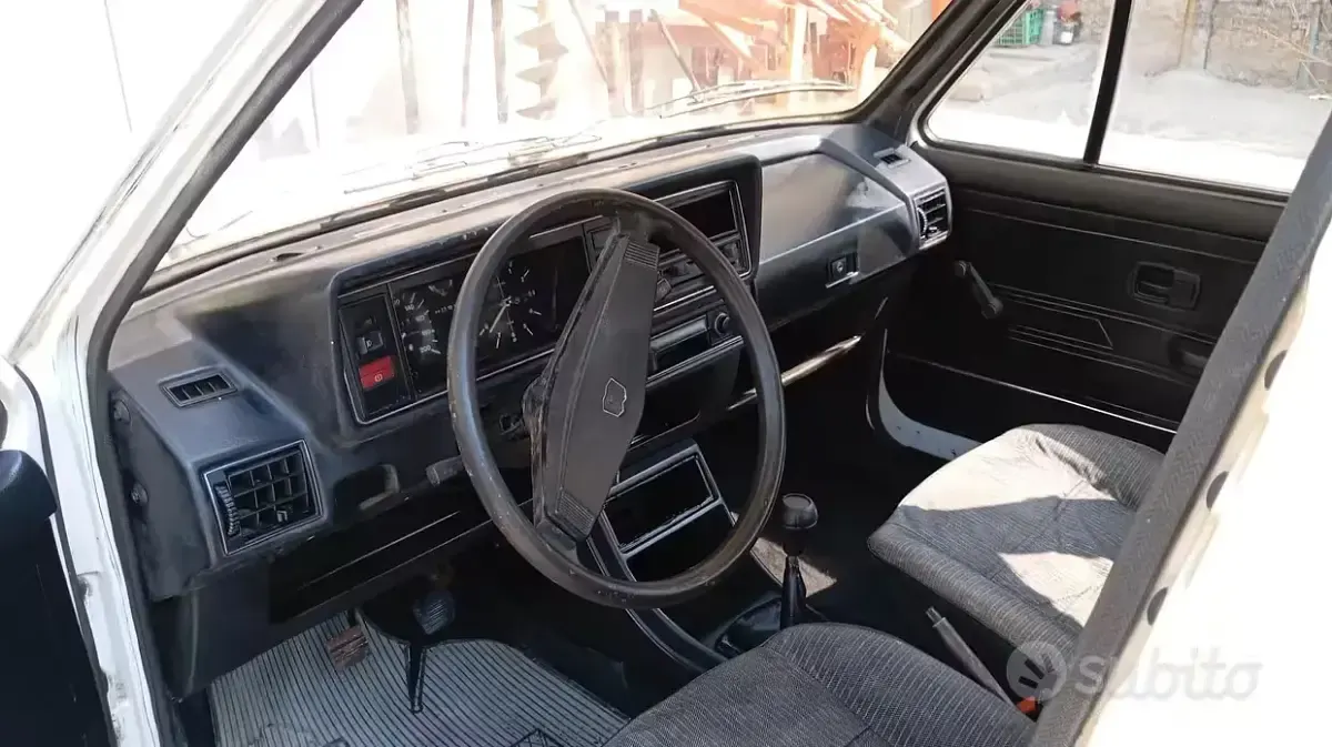 Usata VW Golf I 54 CV (39 kW) 1981 Bianco Utilitaria