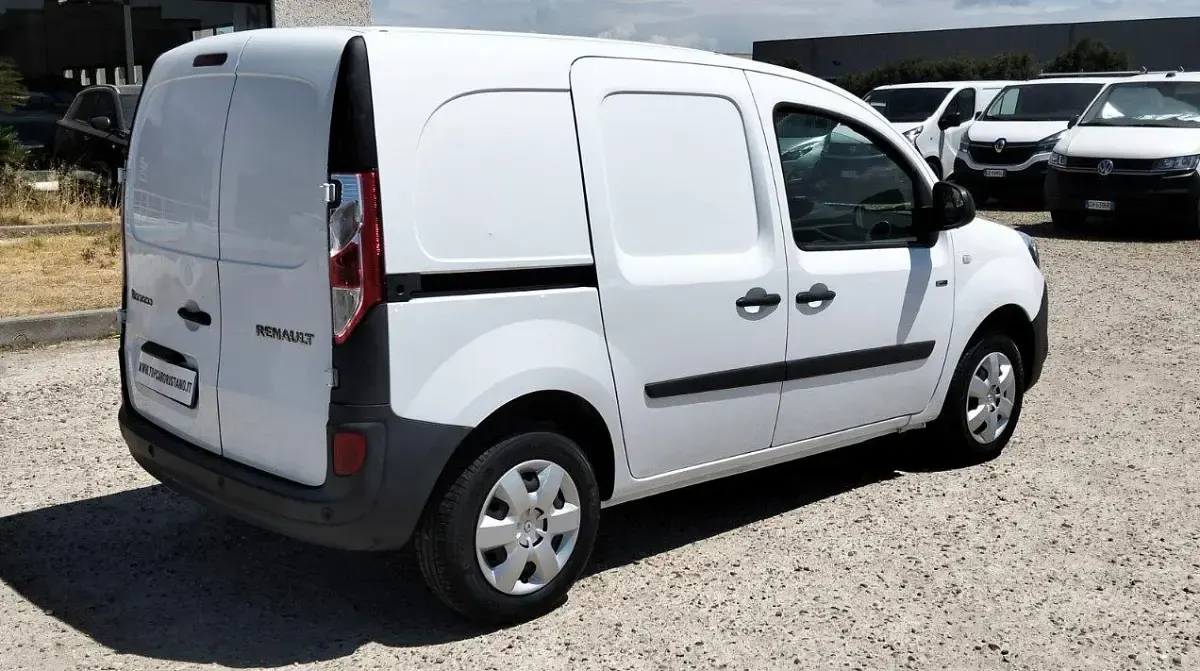 Usata Renault Kangoo 43 kW (59 CV) 2021 Bianco Monovolume