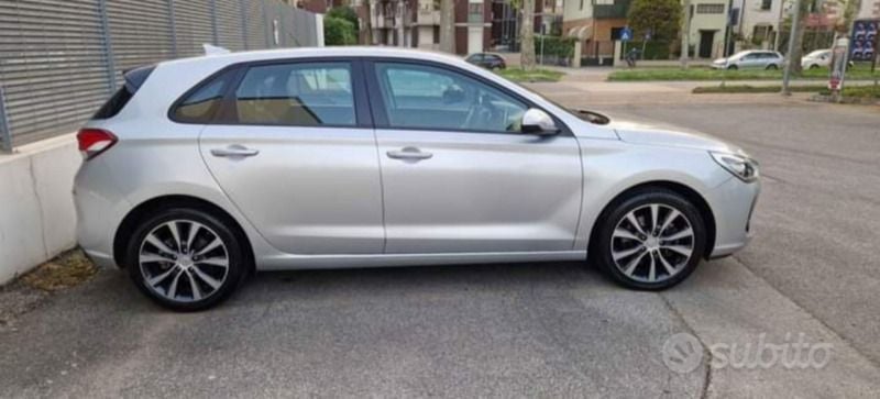 Usata Hyundai i30 2017 Grigio Berlina