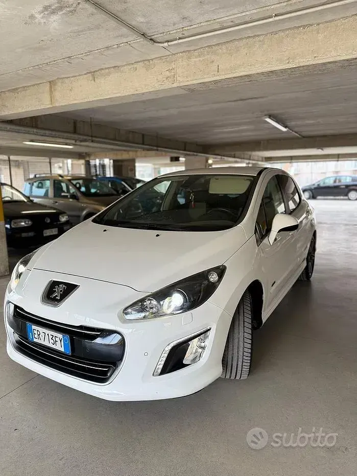 Usata Peugeot 308 112 CV (82 kW) 2013 Bianco Berlina