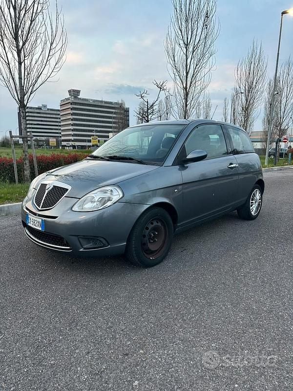 Usata Lancia Ypsilon 2010 Utilitaria