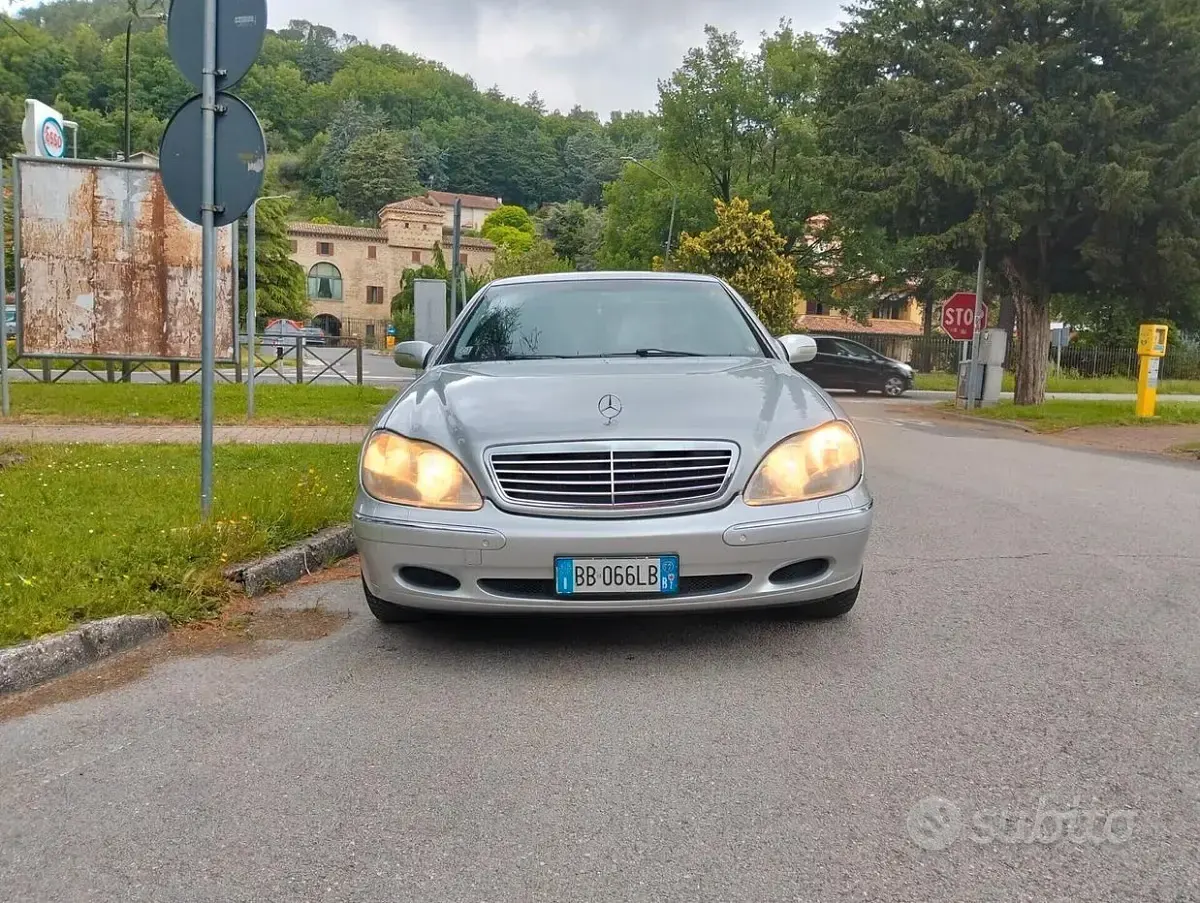Usata Mercedes S320 224 CV (164 kW) 1999 Grigio Berlina