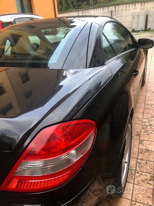 Usata Mercedes SLK200 163 CV (119 kW) 2004 Nero Cabrio