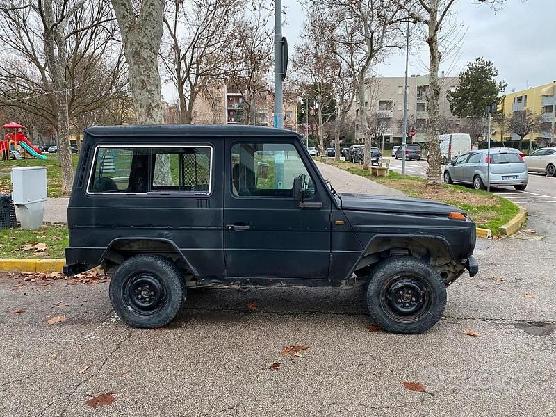 Usata Mercedes G300 88 CV (64 kW) 1985 Nero SUV